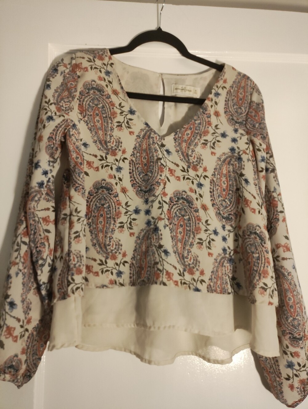 Abercrombie & Fitch XS Paisley Floral Blouse Boho Layered Hem Long Sleeve